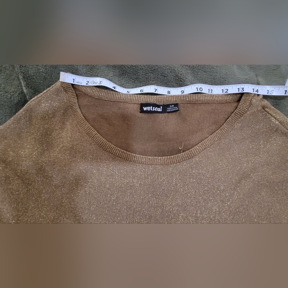 Wet Seal Off Shoulder blouse with attached  belt. Gold metallic.  Size S/P - Picture 7 of 11